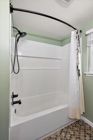 754 W Baker Avenue, Commerce Twp, MI 48017