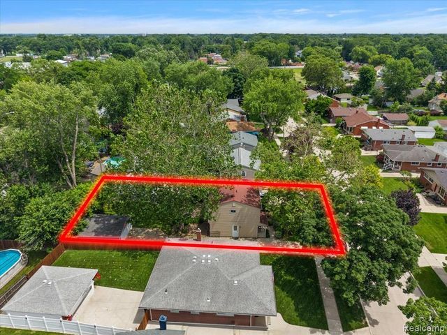 754 W Baker Avenue, Commerce Twp, MI 48017