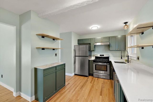754 W Baker Avenue, Commerce Twp, MI 48017