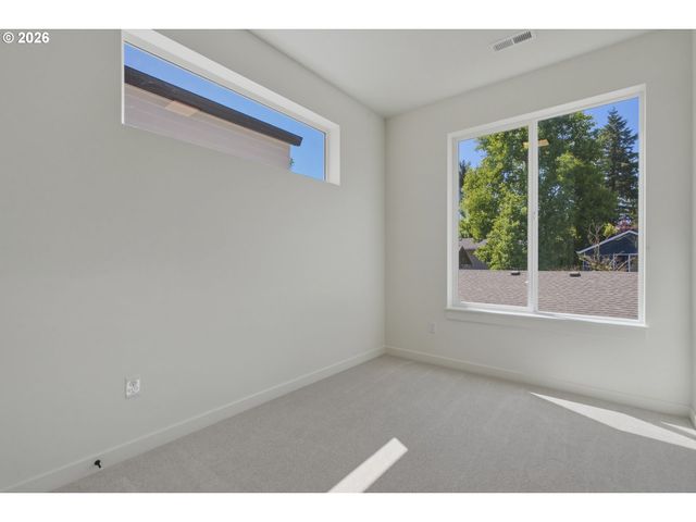9421 N Macrum Ave, Portland, OR 97203