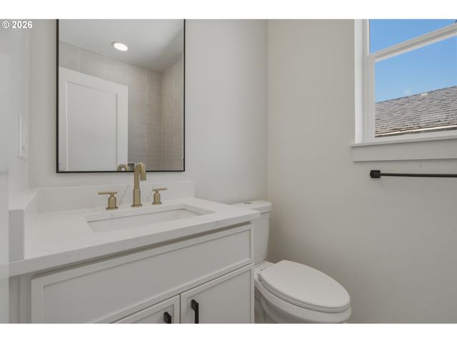 9421 N Macrum Ave, Portland, OR 97203