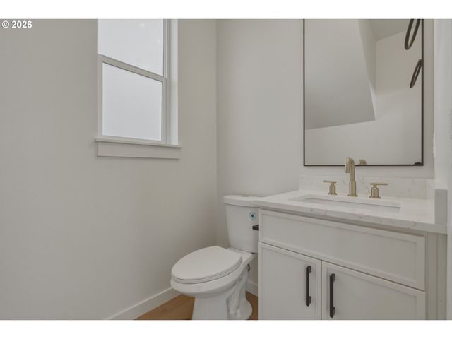 9421 N Macrum Ave, Portland, OR 97203