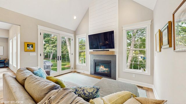 629 George Cohan Court, Crown Point, IN 46307