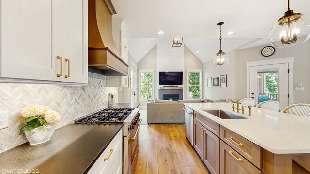 629 George Cohan Court, Crown Point, IN 46307