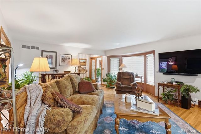 21435 Gill Road, Farmington Hills, MI 48335