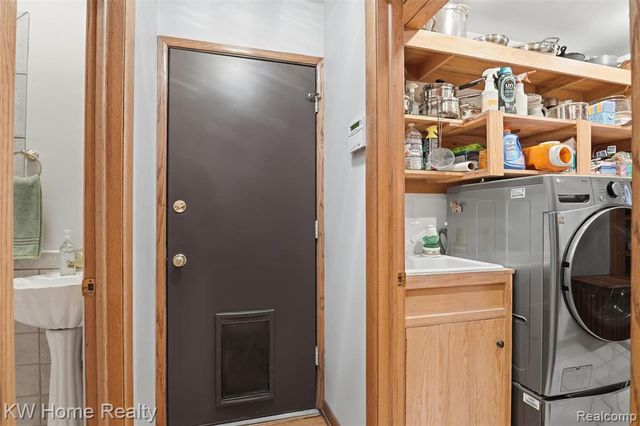 21435 Gill Road, Farmington Hills, MI 48335