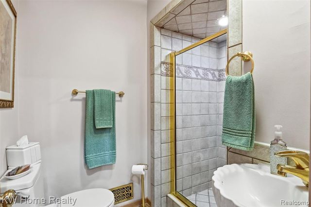 21435 Gill Road, Farmington Hills, MI 48335