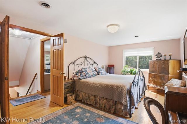 21435 Gill Road, Farmington Hills, MI 48335