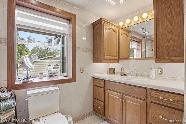 21435 Gill Road, Farmington Hills, MI 48335