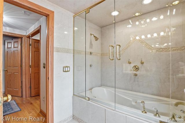 21435 Gill Road, Farmington Hills, MI 48335