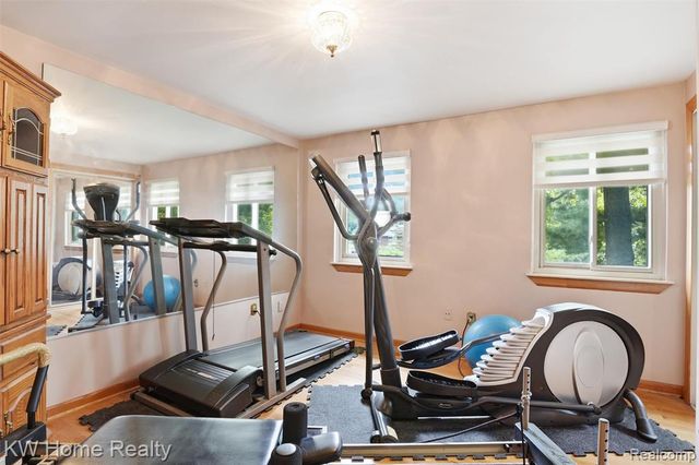 21435 Gill Road, Farmington Hills, MI 48335