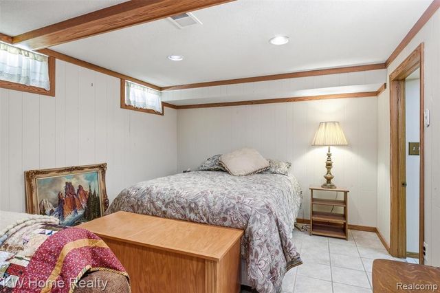21435 Gill Road, Farmington Hills, MI 48335