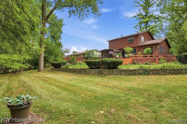 21435 Gill Road, Farmington Hills, MI 48335