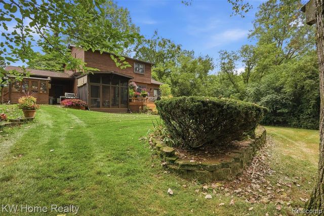 21435 Gill Road, Farmington Hills, MI 48335