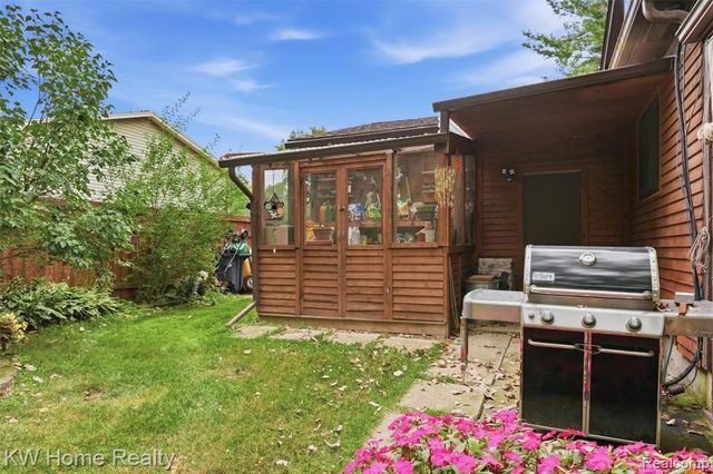21435 Gill Road, Farmington Hills, MI 48335