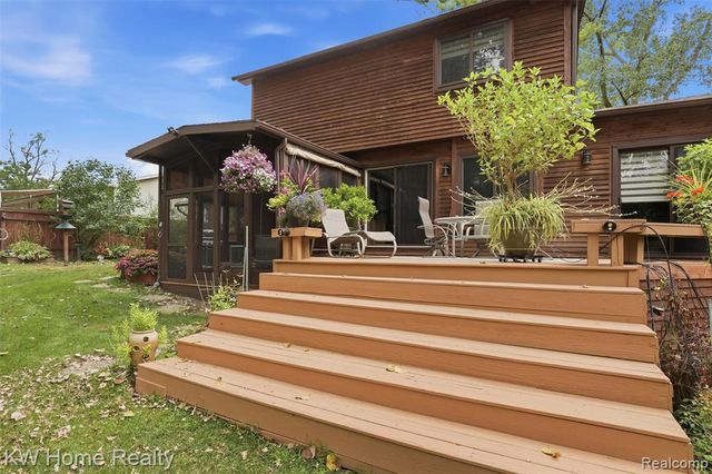 21435 Gill Road, Farmington Hills, MI 48335