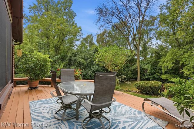 21435 Gill Road, Farmington Hills, MI 48335