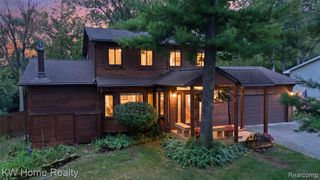 21435 Gill Road, Farmington Hills, MI 48335