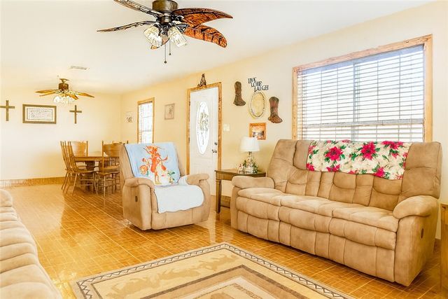 7643 County Road 2415, Sinton, TX 78387