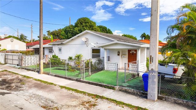 301 NW 23rd Ave, Miami, FL 33125