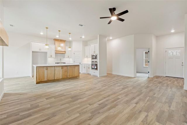 3000 Road Runner Court, Guthrie, OK 73044