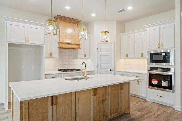 3000 Road Runner Court, Guthrie, OK 73044