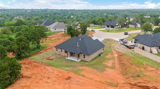 3000 Road Runner Court, Guthrie, OK 73044