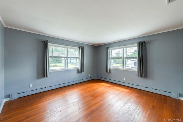 15 Genesee Avenue, Lake Katrine, NY 12449