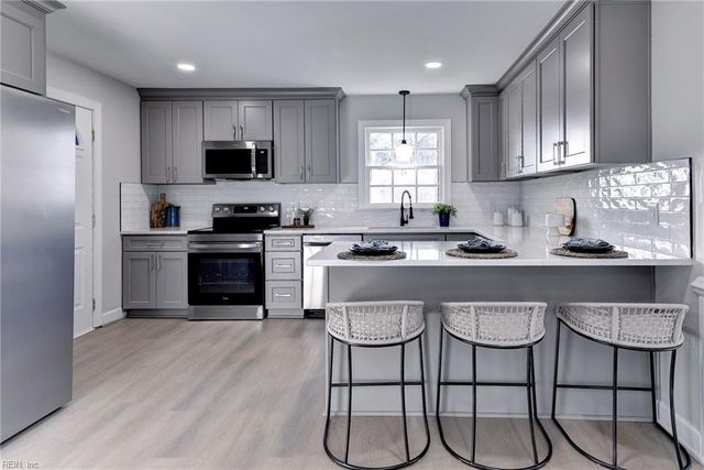 100 Daingerfield RD, Williamsburg, VA 23185