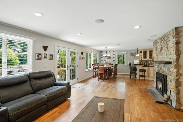 68 Old Dike Road, Trumbull, CT 06611