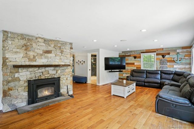 68 Old Dike Road, Trumbull, CT 06611