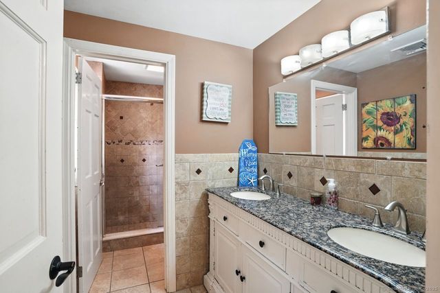 68 Old Dike Road, Trumbull, CT 06611