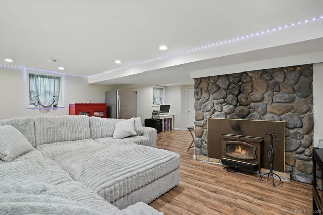 68 Old Dike Road, Trumbull, CT 06611