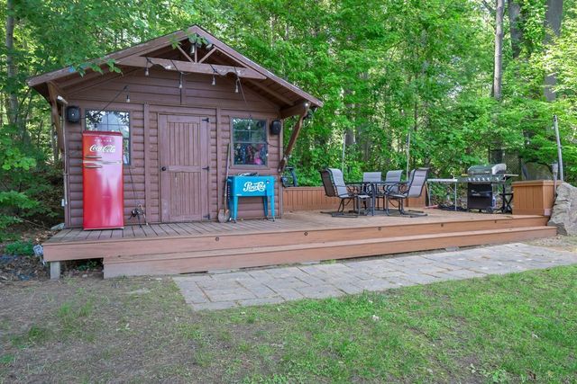 68 Old Dike Road, Trumbull, CT 06611