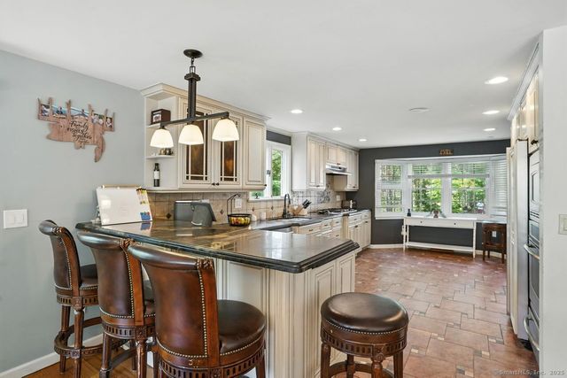 68 Old Dike Road, Trumbull, CT 06611