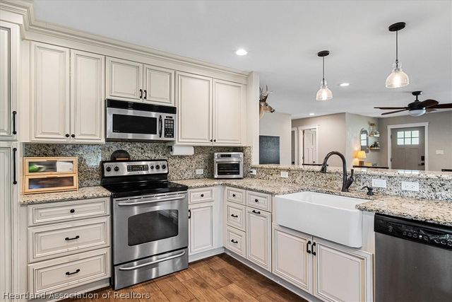 741 Lake Blue Drive, Lake Placid, FL 33852