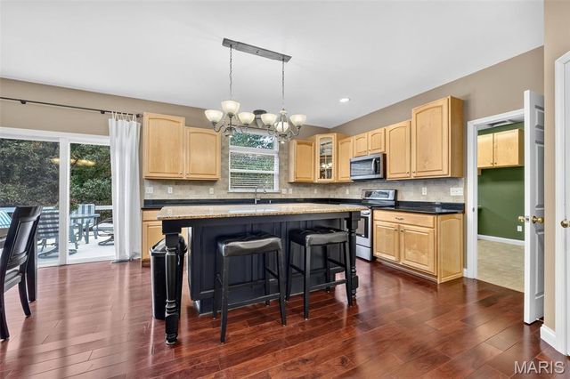 704 Knollshire Way Court, Dardenne Prairie, MO 63368