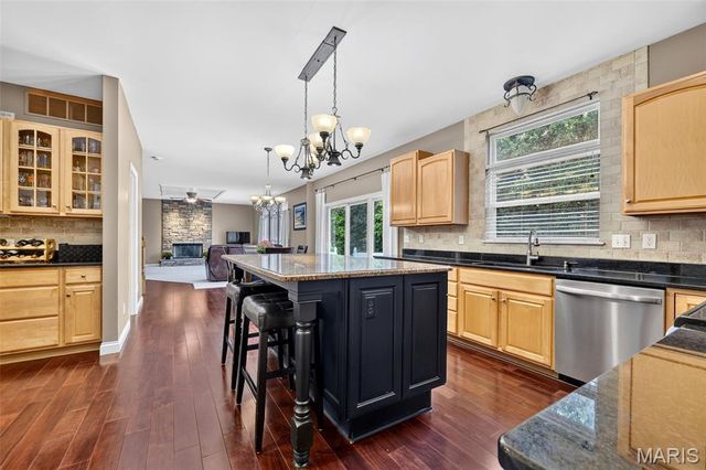 704 Knollshire Way Court, Dardenne Prairie, MO 63368