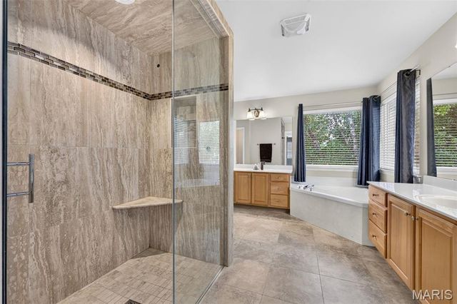 704 Knollshire Way Court, Dardenne Prairie, MO 63368