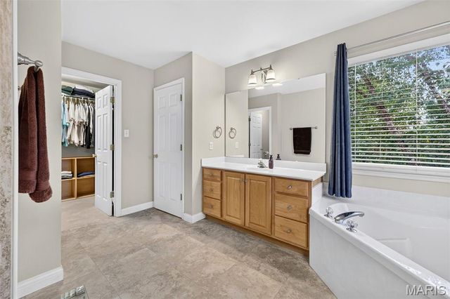 704 Knollshire Way Court, Dardenne Prairie, MO 63368