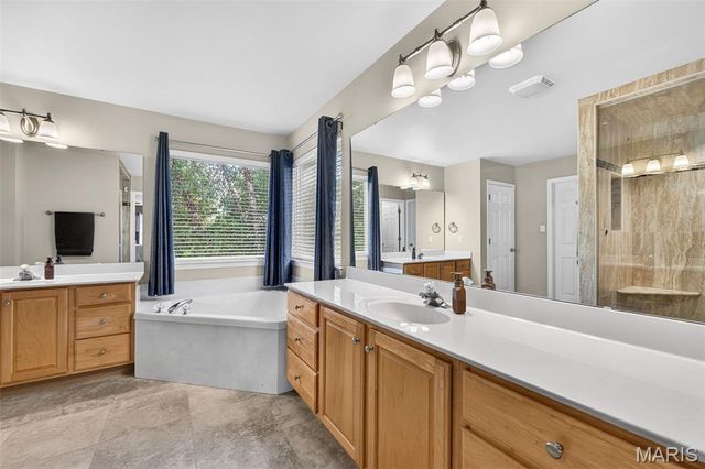 704 Knollshire Way Court, Dardenne Prairie, MO 63368