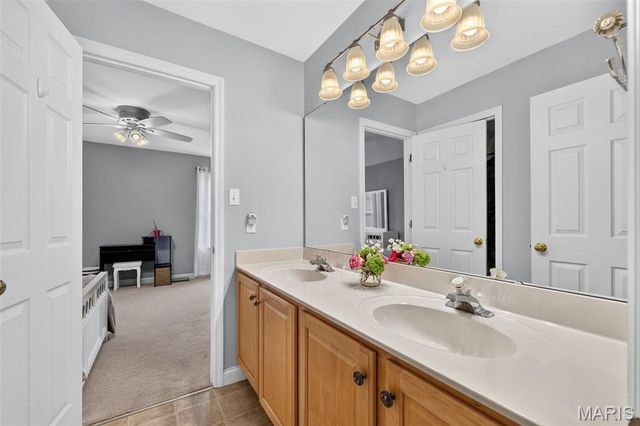 704 Knollshire Way Court, Dardenne Prairie, MO 63368