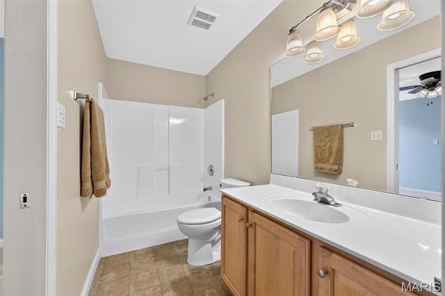 704 Knollshire Way Court, Dardenne Prairie, MO 63368