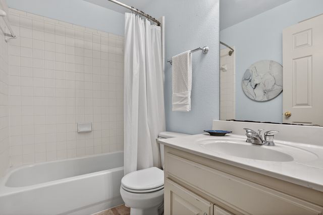 225 Red Bluff Drive, Hickory Creek, TX 75065