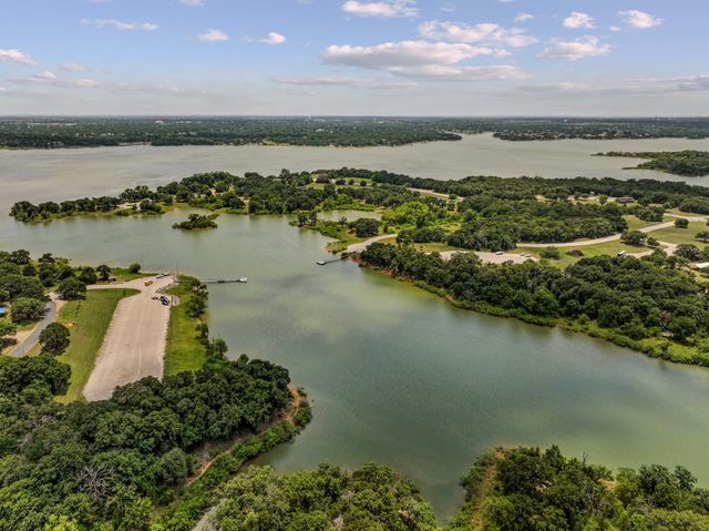 225 Red Bluff Drive, Hickory Creek, TX 75065