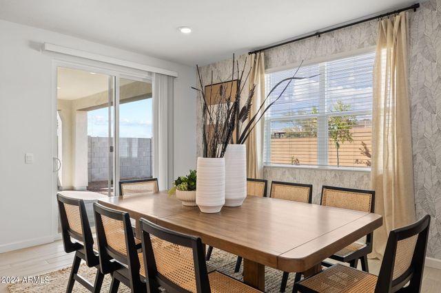 27401 N 69TH Lane, Peoria, AZ 85383