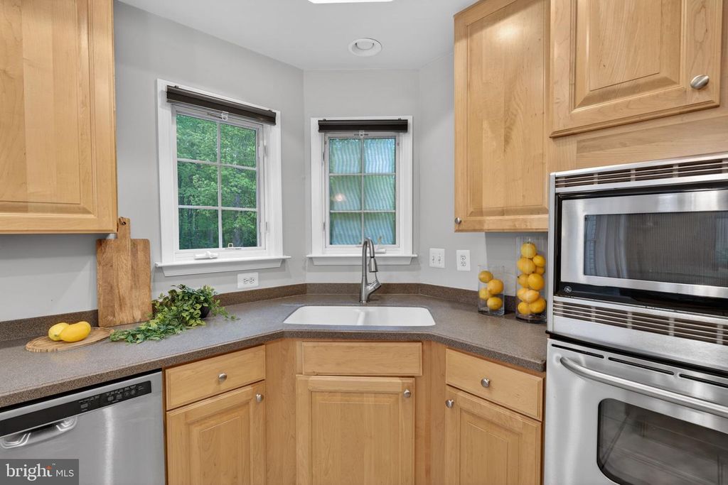 Image 12 of property listing at 1315 HIDDEN BROOK CT, Abingdon, MD 21009