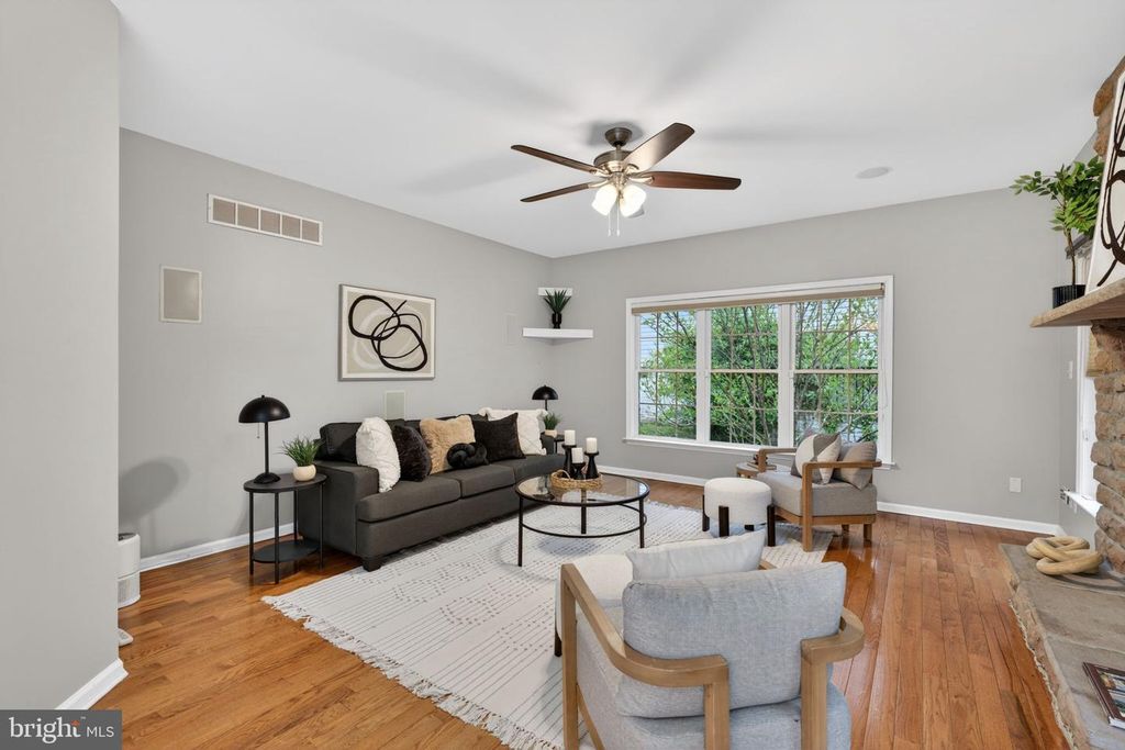 Image 7 of property listing at 1315 HIDDEN BROOK CT, Abingdon, MD 21009