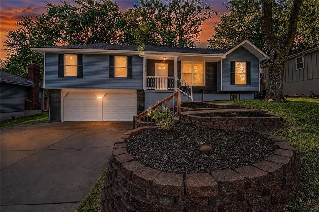 5210 S Mccoy Street, Independence, MO 64055