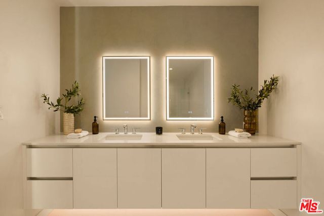 1264 N Harper Avenue PH 1, West Hollywood, CA 90046